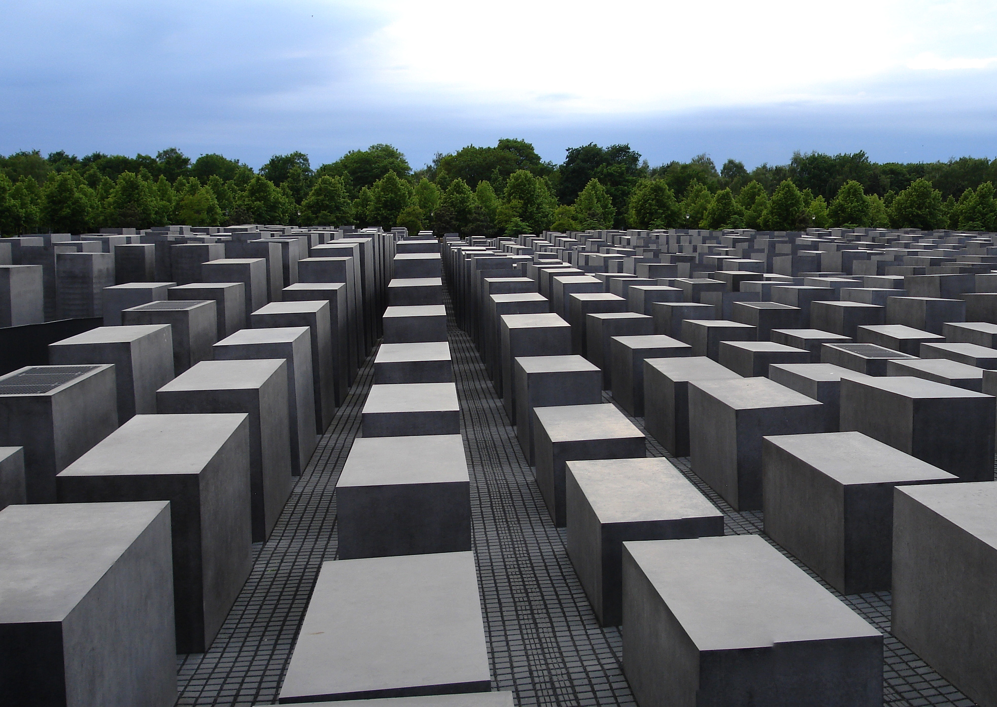 Memorial_to_the_murdered_Jews_of_Europe